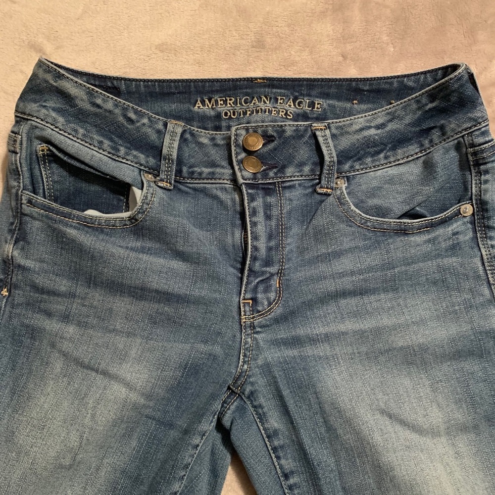 American eagle Capri pants. Light wash